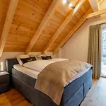 Mountain Luxx *